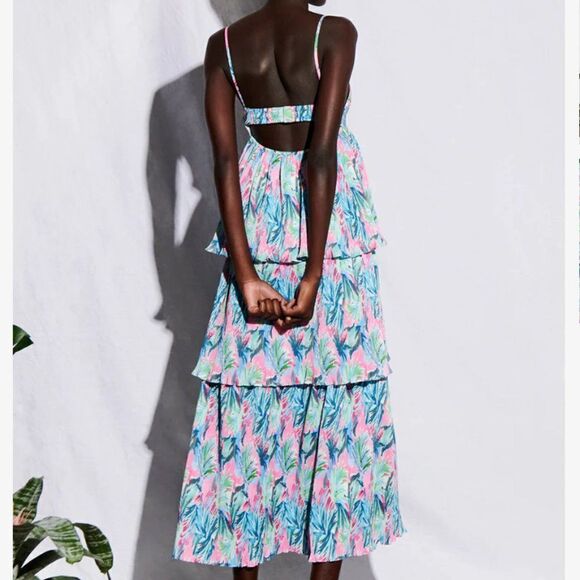 NEW Anthropologie Saylor Mauve Tropical Print, Tiered Pleated Dress in Size M - Picture 1 of 13